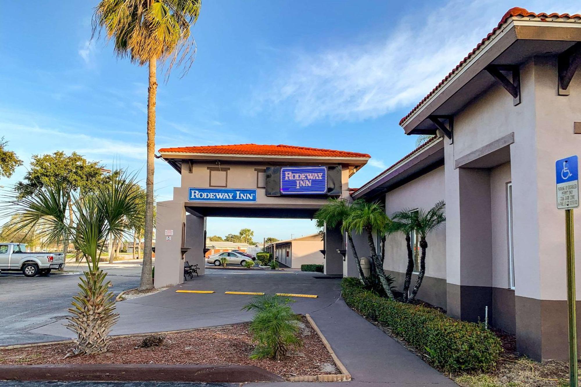 Rodeway Inn Sun City Center Exterior foto